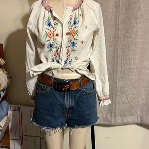 70’s beach girl high waisted Levi’s 505 short shorts